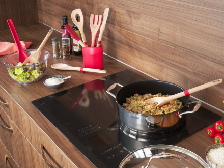 Puidust kaabits nurga all Tefal Ingenio