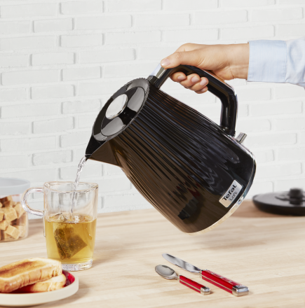 Elektriline veekeetja Tefal Loft must